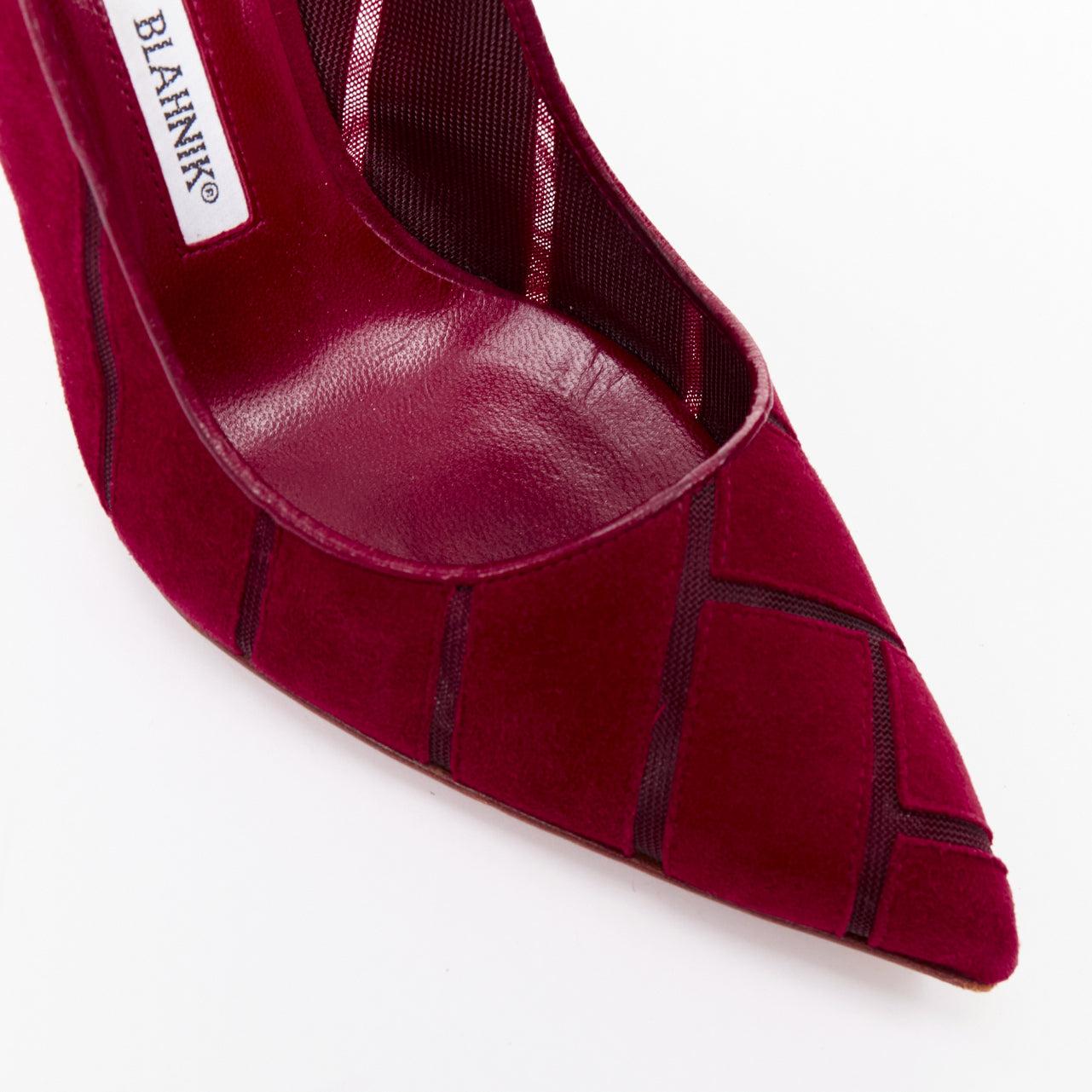 MANOLO BLAHNIK Escarpins Nadira en daim rouge à découpes diagonales en maille EU37 en vente 2