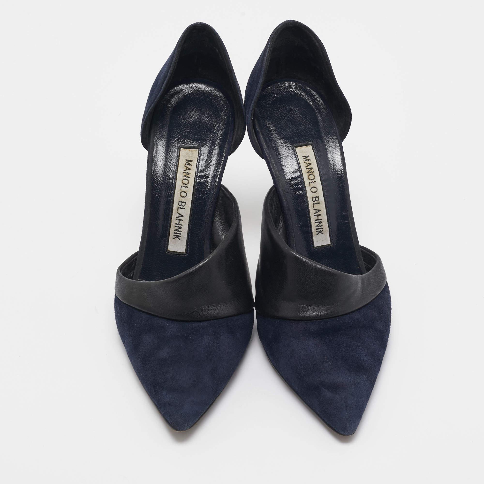 Manolo Blahnik Navy Blue/Black Suede and Leather D'orsay Pumps Size 36 In Fair Condition For Sale In Dubai, Al Qouz 2