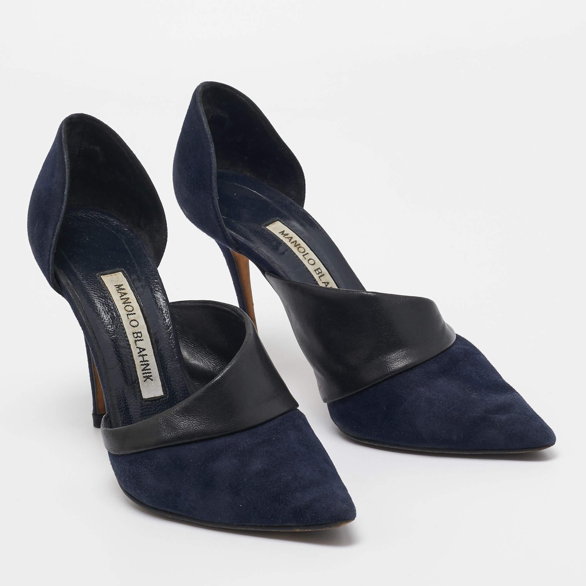 Women's Manolo Blahnik Navy Blue/Black Suede and Leather D'orsay Pumps Size 36 For Sale