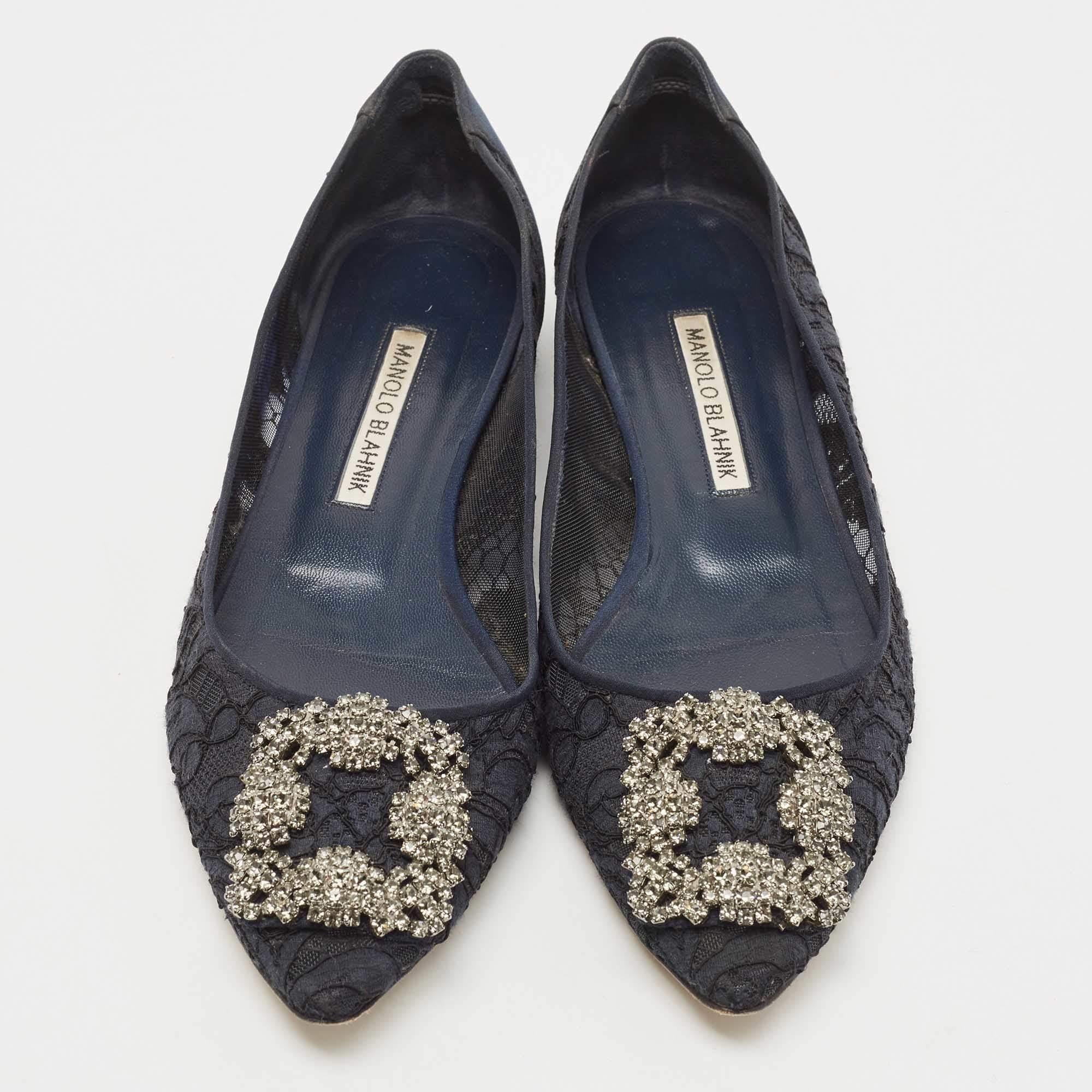 Complete your look by adding these Manolo Blahnik ballet flats to your lovely wardrobe. They are crafted skilfully to grant the perfect fit and style.

Includes: Original Dustbag
