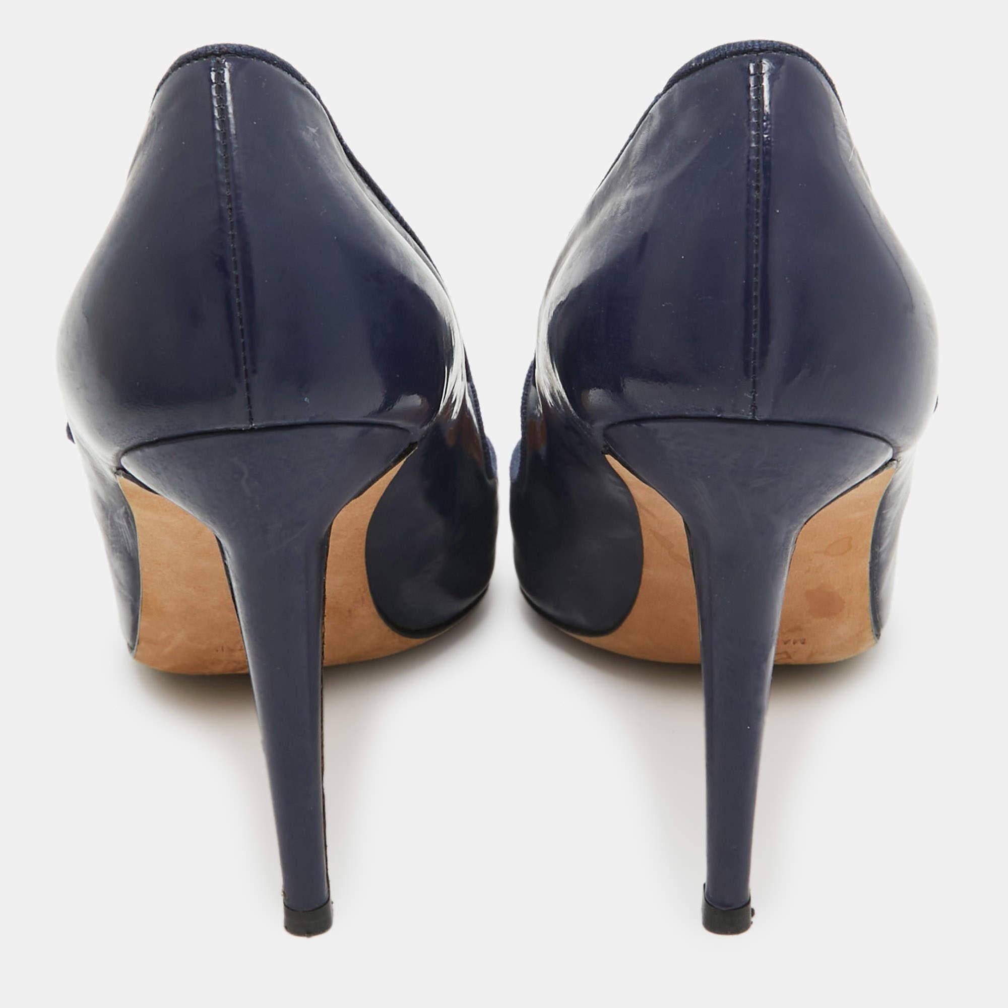 Women's Manolo Blahnik Navy Blue Patent Leather Mary Jane Pumps Size 38