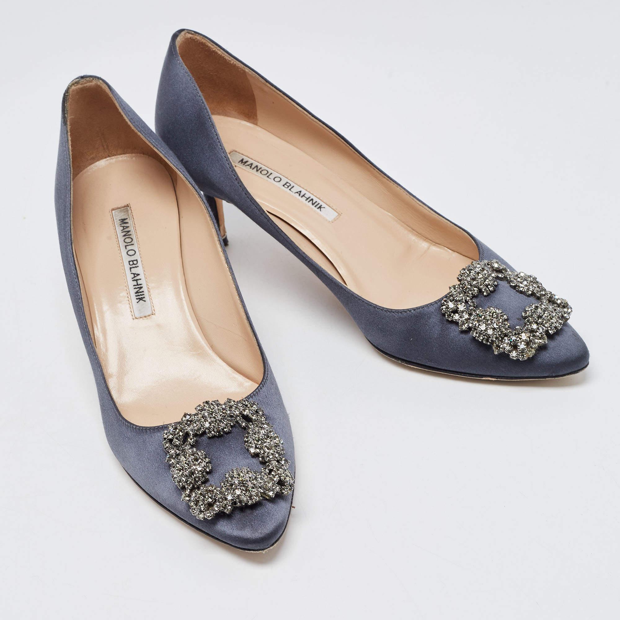 Women's Manolo Blahnik Navy Blue Satin Hangisi Pumps Size 37