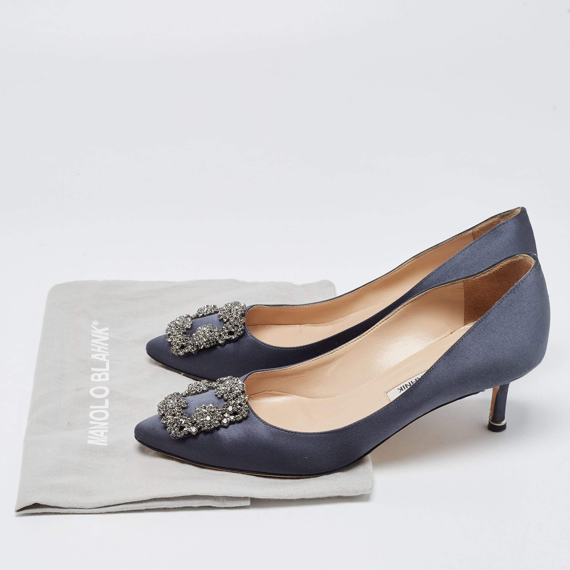 Manolo Blahnik Navy Blue Satin Hangisi Pumps Size 37 3
