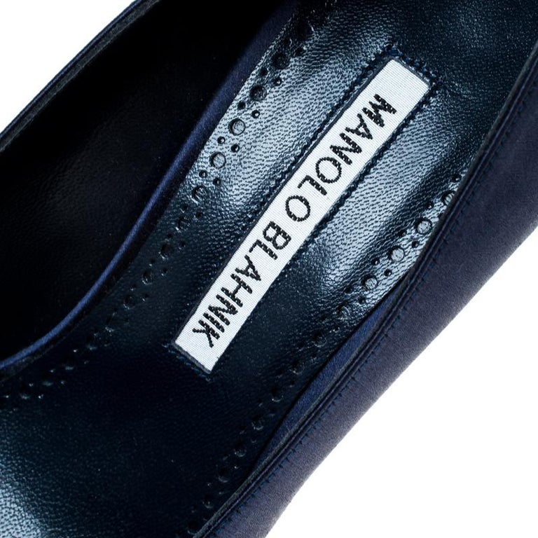 manolo blahnik navy