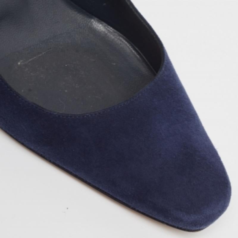 Manolo Blahnik Marineblaue Wildleder-Pumps mit Blockabsatz aus Wildleder Größe 38 im Angebot 1