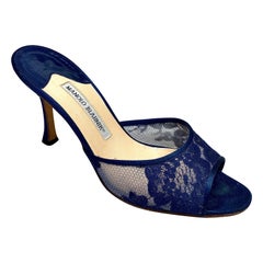 Tacones abiertos de encaje azul marino Manolo Blahnik Talla 38.5