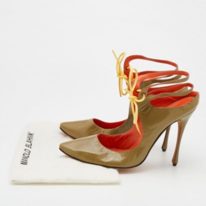 These curvaceous pumps will add immense style to your look. Crafted from luxurious material, they feature well-lined insoles that offer endless comfort.