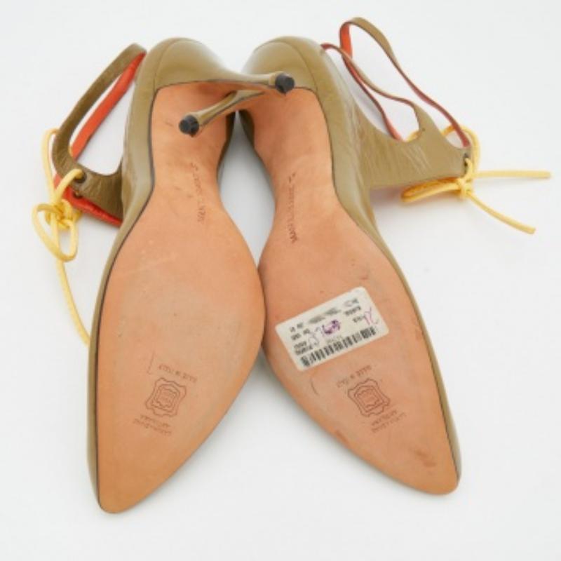Manolo Blahnik Olive Green Leather Cut Out Lace Up Pumps Size 41 For Sale 3