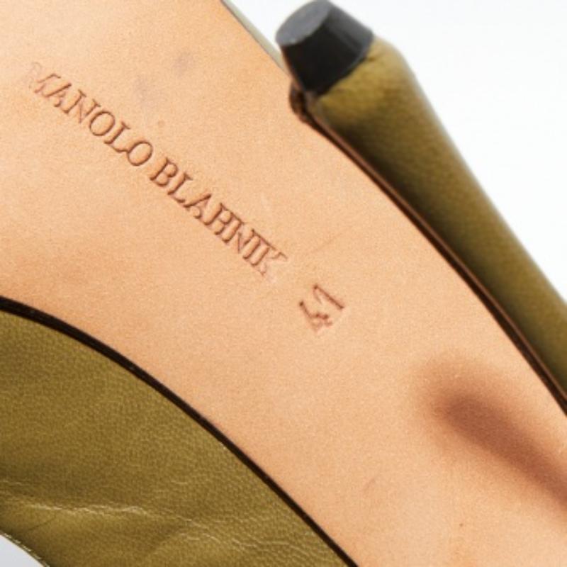 Manolo Blahnik Olive Green Leather Cut Out Lace Up Pumps Size 41 For Sale 4