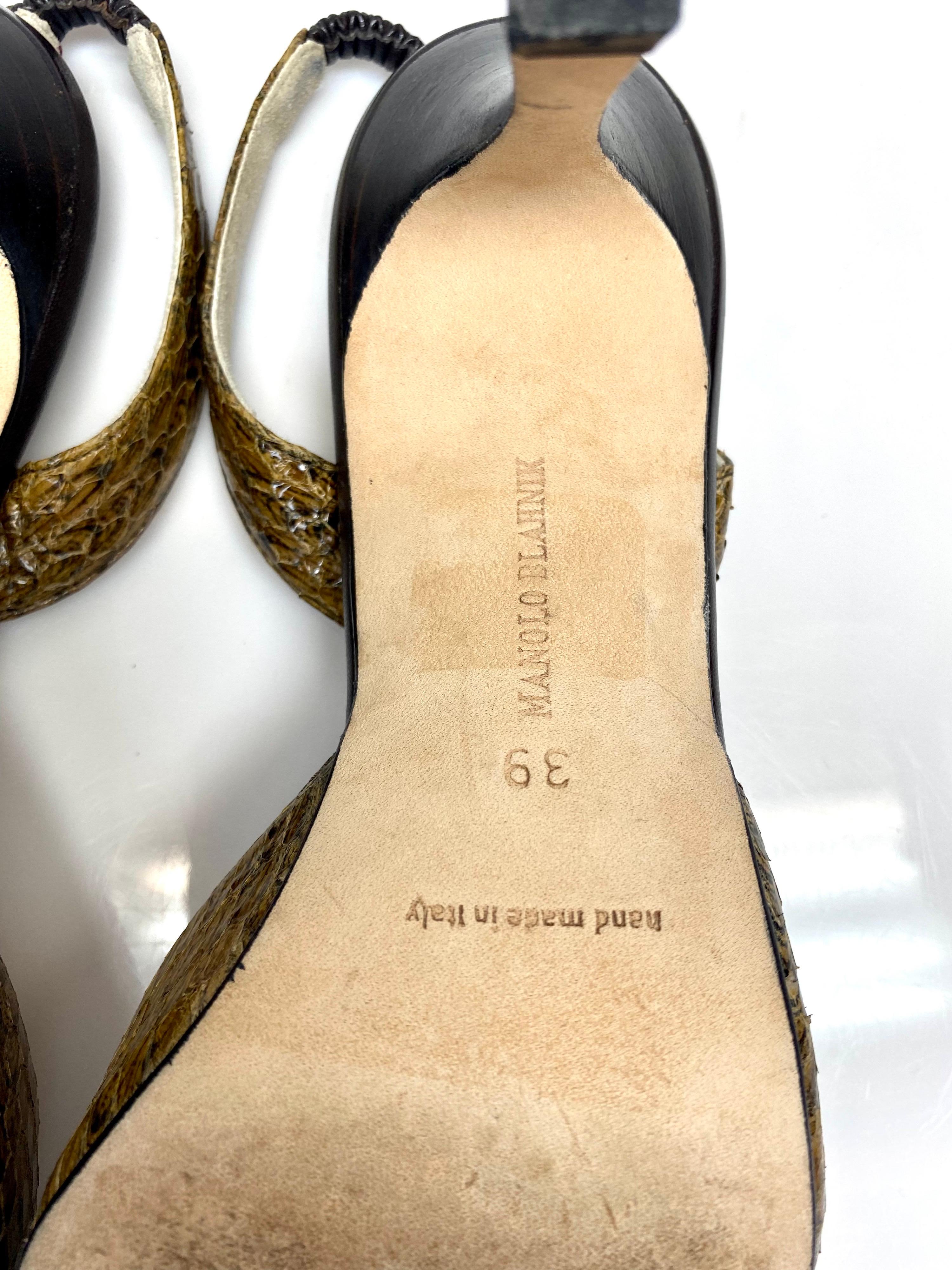 Manolo Blahnik Olive Schlange Carolyne Slingback Pumps - Größe 39 im Angebot 2