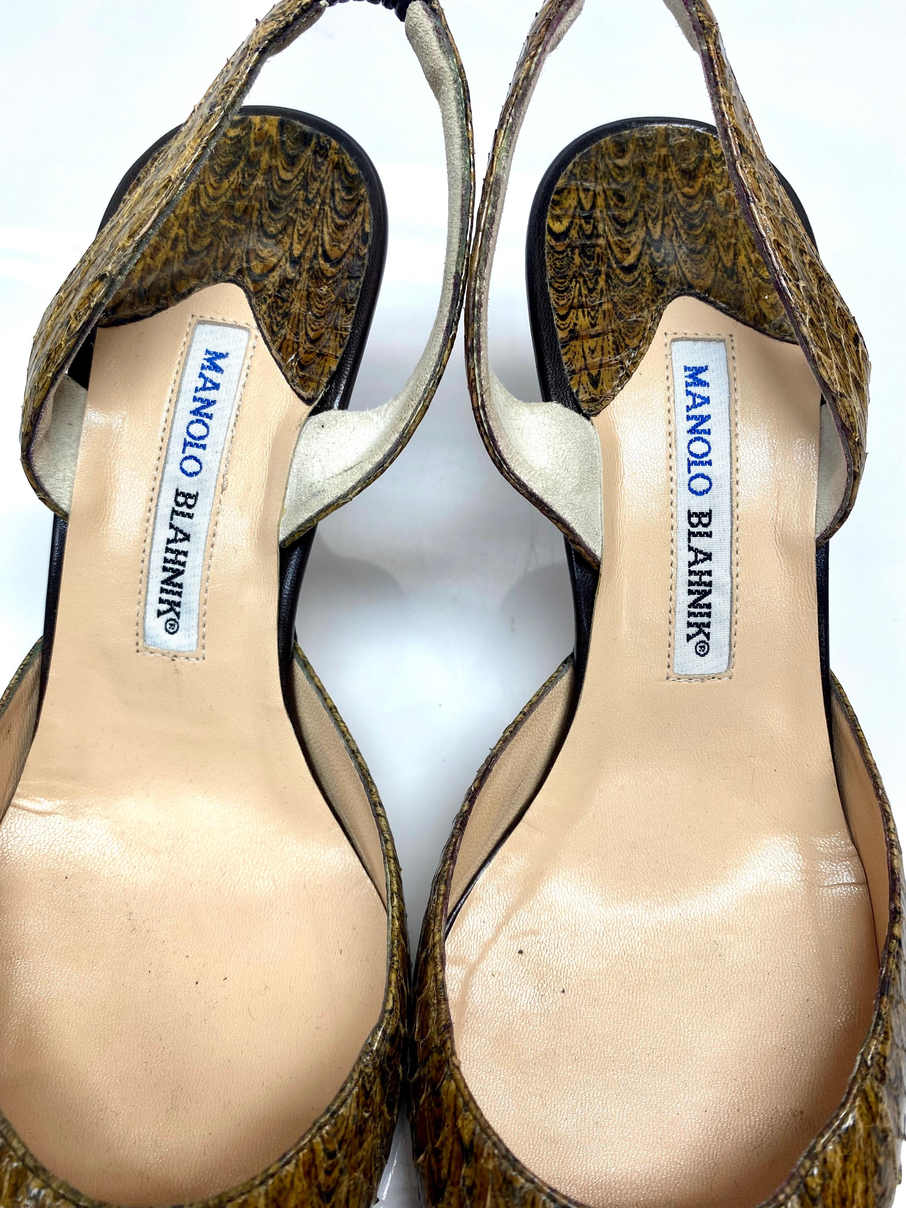 Manolo Blahnik Olive Schlange Carolyne Slingback Pumps - Größe 39 im Angebot 4