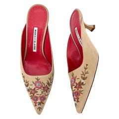 Manolo Blahnik Ornella Floral Embroidered Suede Slip On Kitten Heel Mules 38