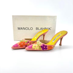 Manolo Blahnik - Cuori pastello e ritagli floreali - Pumps a punta 35,5