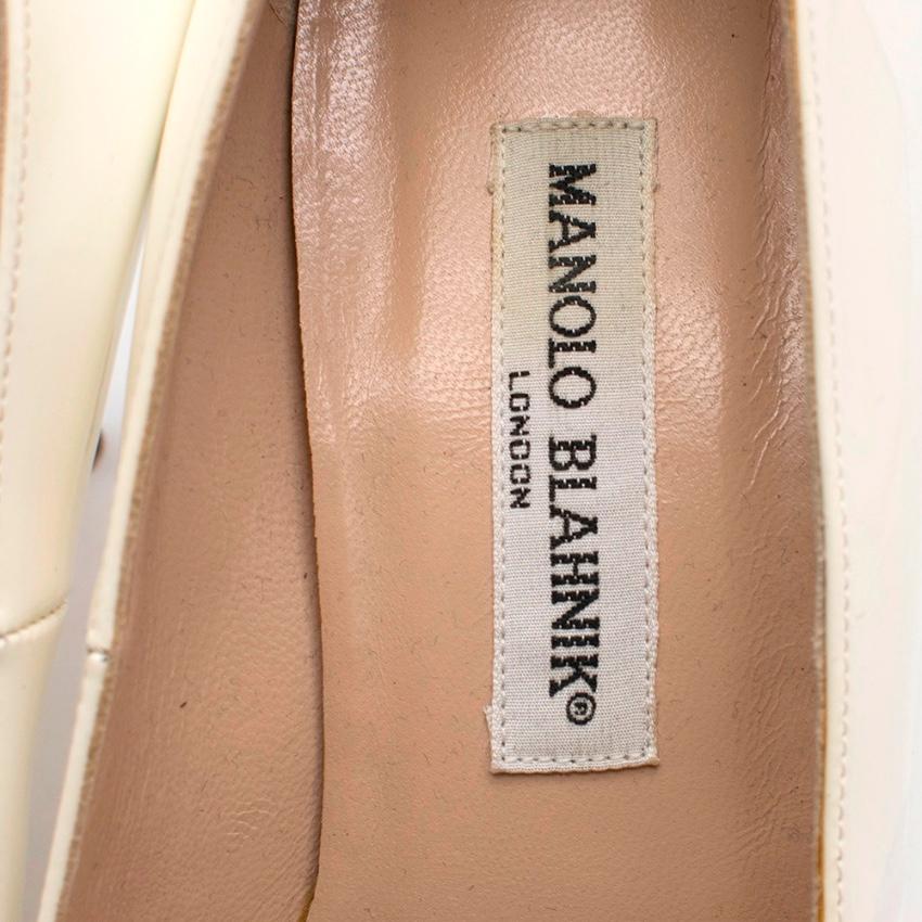 Manolo Blahnik Patent Leather Cream Pointed Toe Pumps 39.5 For Sale 1