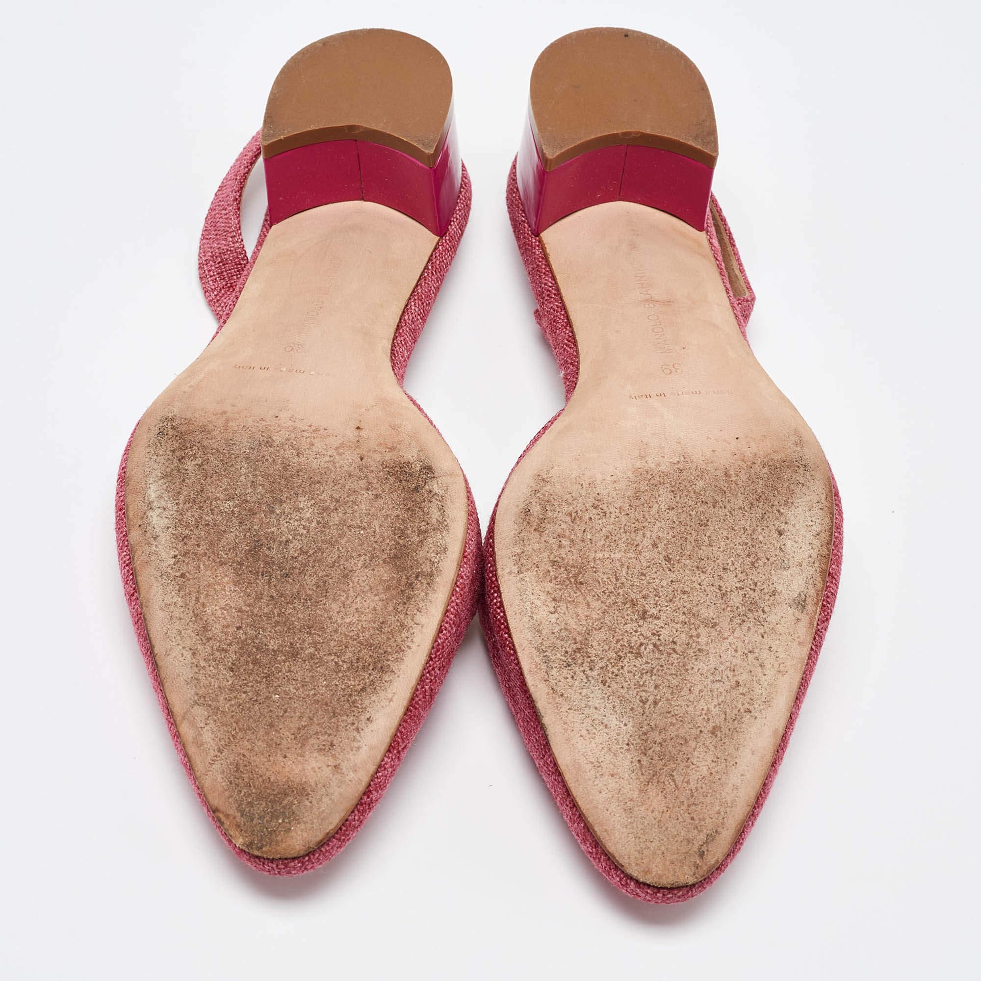 Manolo Blahnik Pink Canvas Aspro Slingback Pumps Size 39 For Sale 2