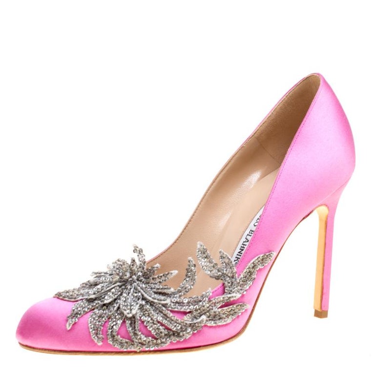 Manolo Blahnik Pink Satin Embellished Swan Pumps Size 38.5 For Sale at ...