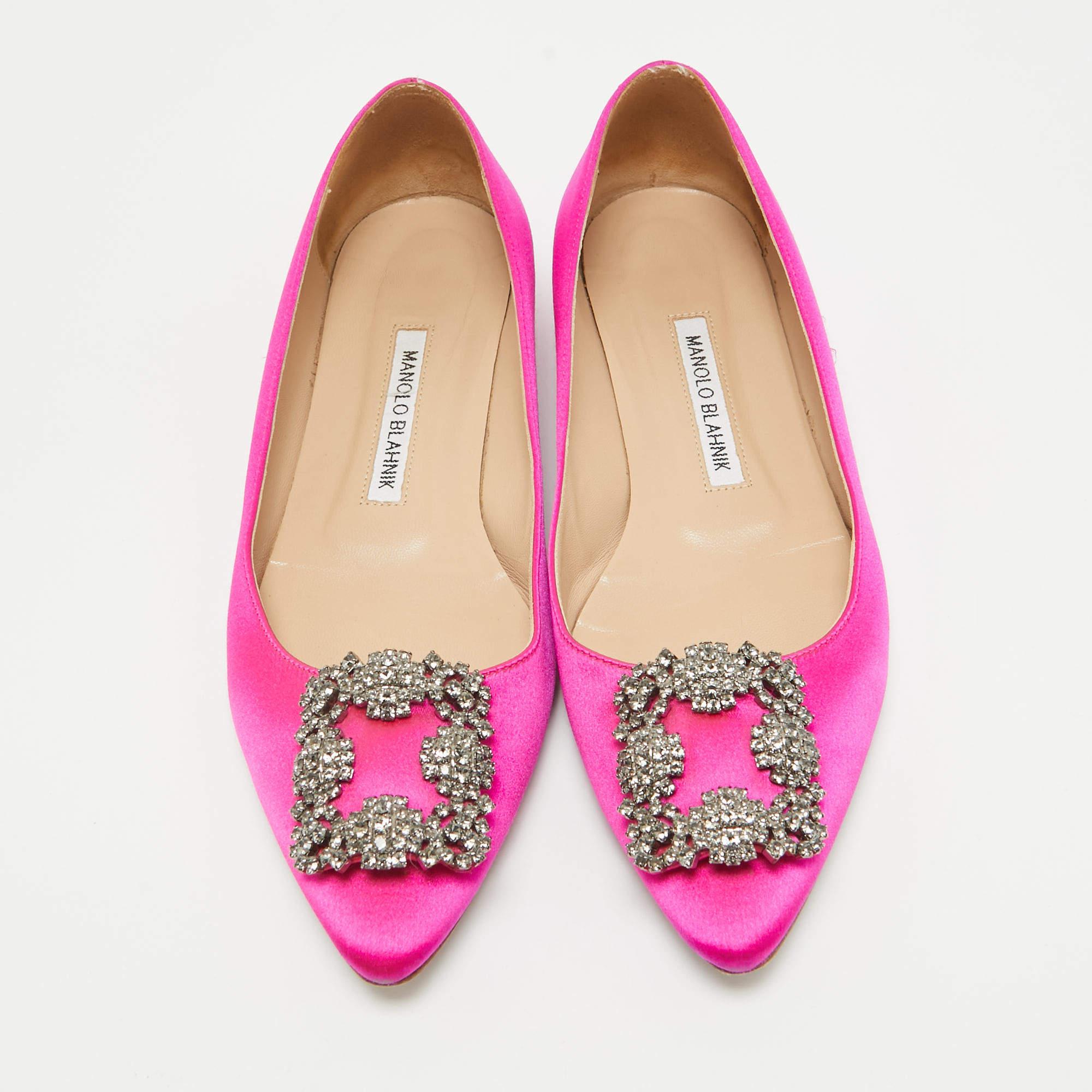 Manolo Blahnik Pink Satin Hangisi Ballet Flats Size 37.5 In Good Condition In Dubai, Al Qouz 2