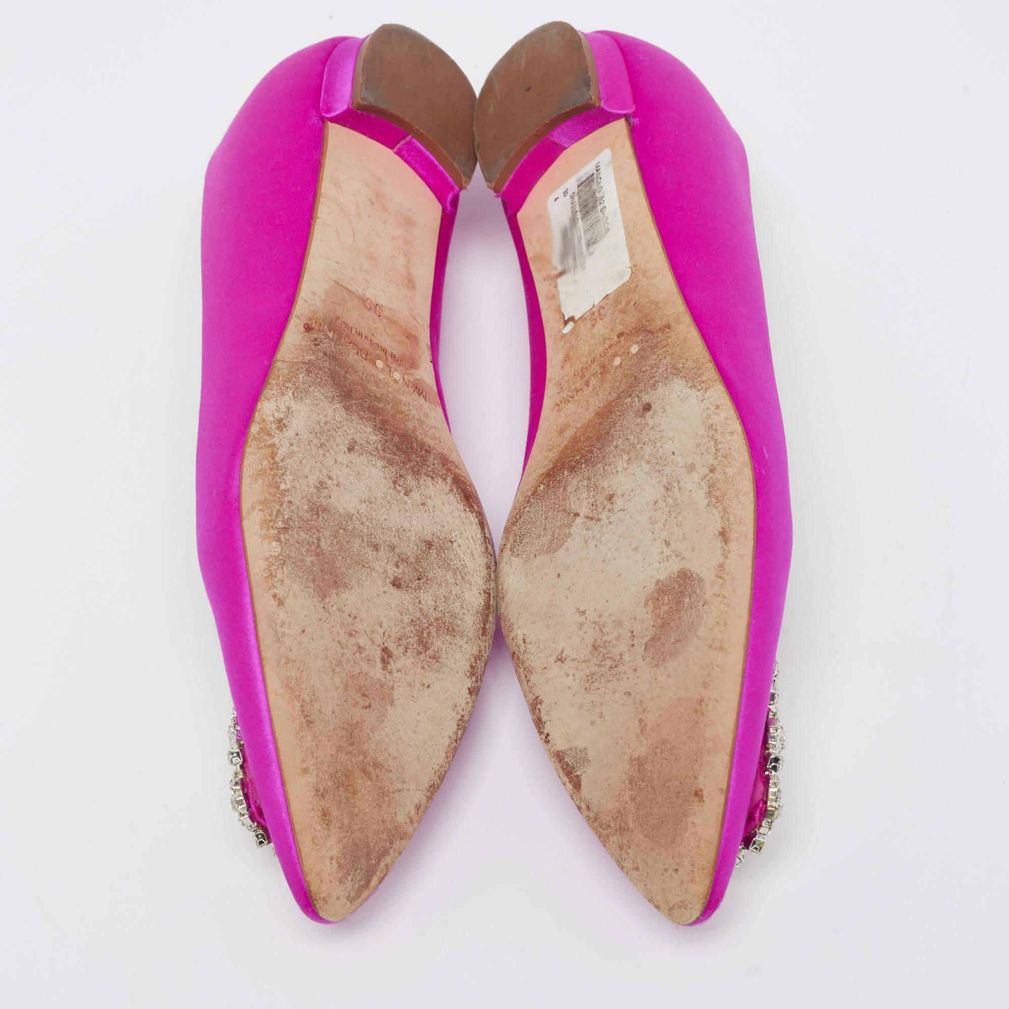 Manolo Blahnik Pink Satin Hangisi Ballet Flats Size 39 In Good Condition For Sale In Dubai, Al Qouz 2