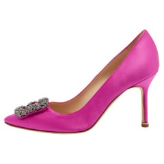 Escarpins Manolo Blahnik en satin rose « Hangisi », taille 36.5