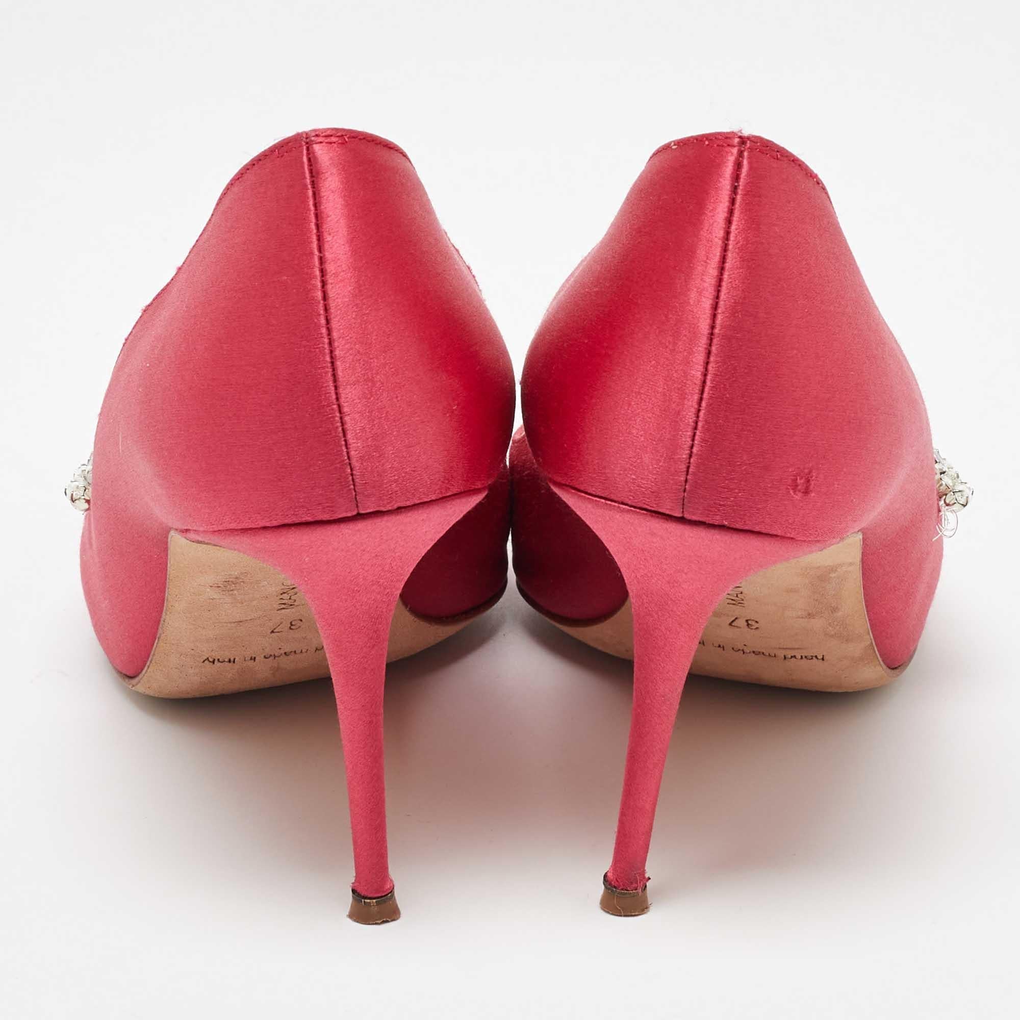 Manolo Blahnik Pink Satin Nadira Pointed Toe Pumps Size 37 For Sale 1