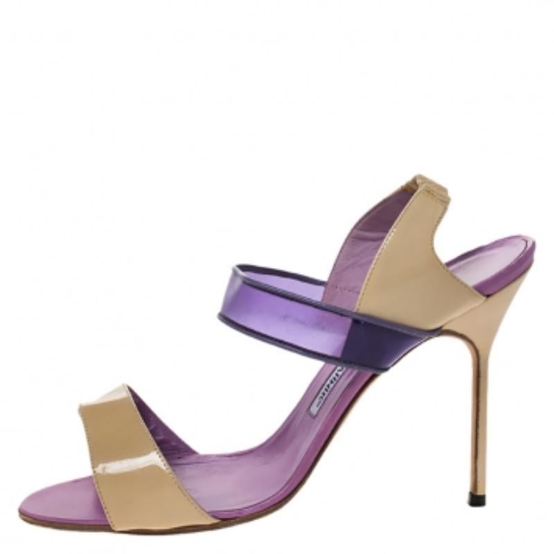 Sandalias Manolo Blahnik de charol y PVC color púrpura/beige tamaño 38,5 en venta