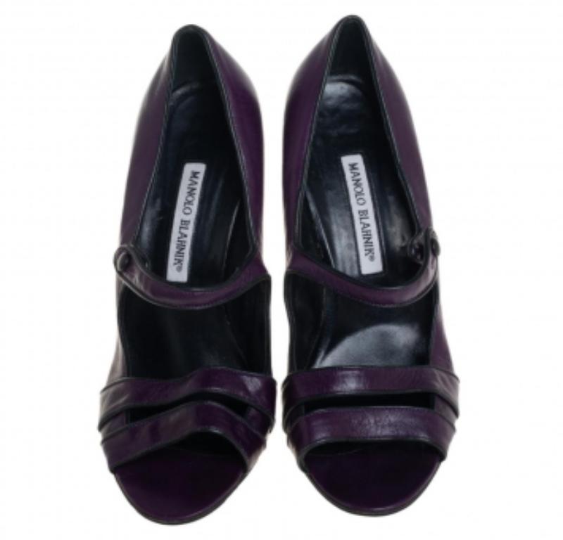 Women's Manolo Blahnik Purple Leather Mary Jane Pumps Size 39.5 For Sale