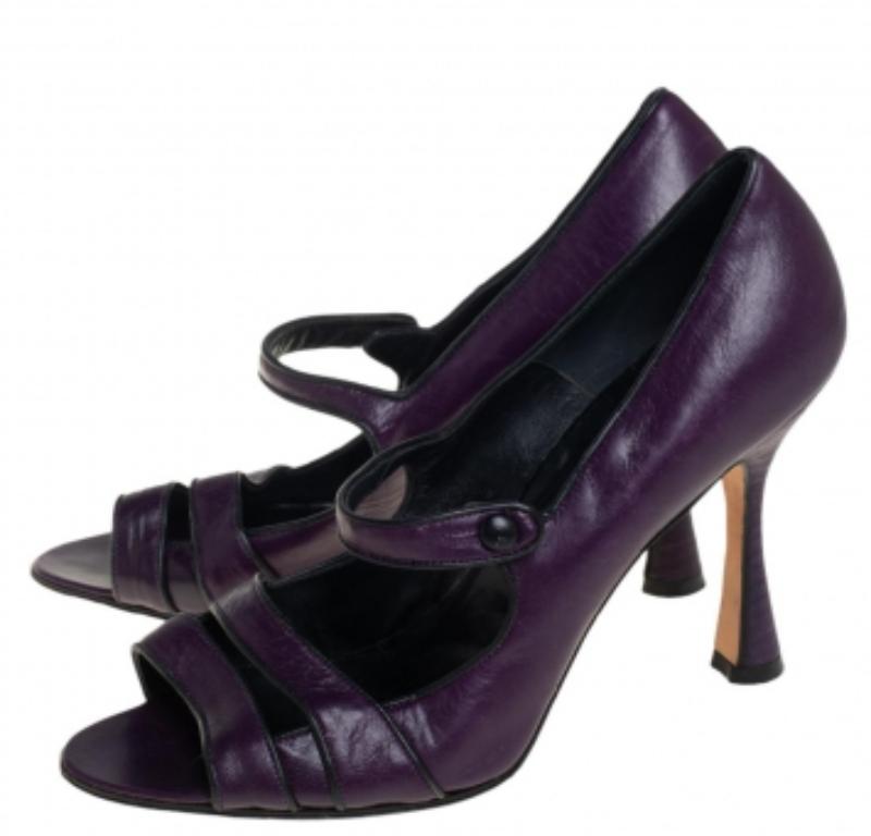 Manolo Blahnik Purple Leather Mary Jane Pumps Size 39.5 For Sale 2
