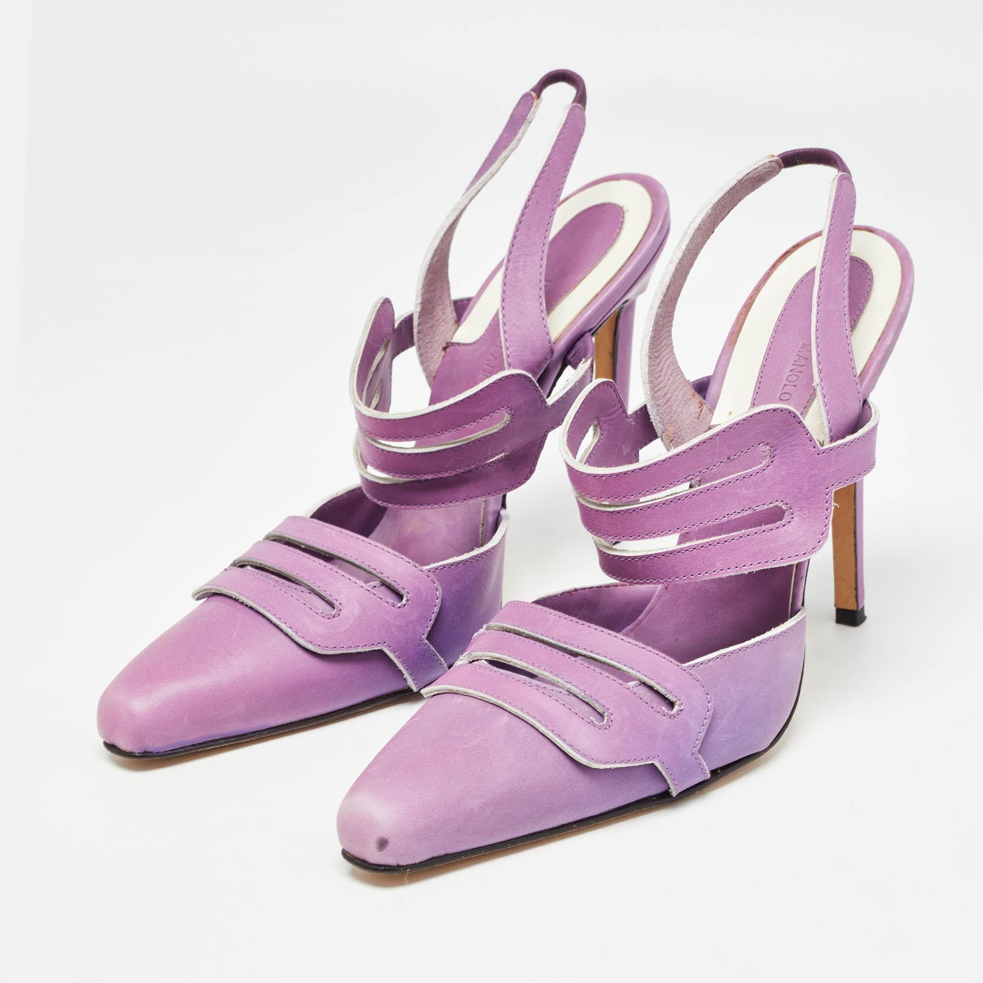 Make a chic style statement with these designer pumps. They showcase sturdy heels and durable soles perfect for your fashionable outings
