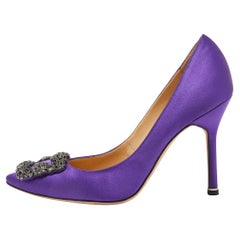 Manolo Blahnik Lila Satin-Hängisi-Pumps Größe 37.5