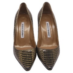 Manolo Blahnik Pumps aus Pythonleder mit Animal-Print