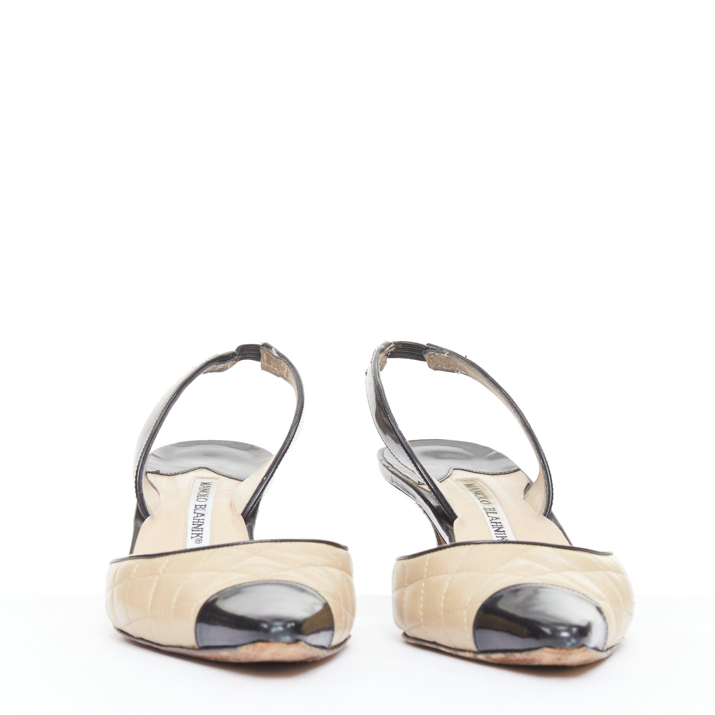 Beige MANOLO BLAHNIK trapuntata in pelle con cuciture nere punta punta slingback tacco EU39 in vendita