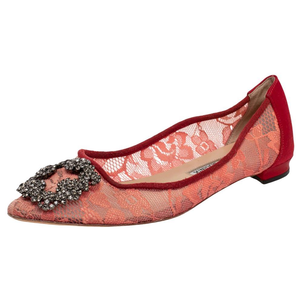 Manolo Blahnik Chaussures de ballet Hangisi en dentelle et satin rouge taille 36