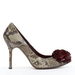 MANOLO BLAHNIK red scaled leather rose applique pumps EU37