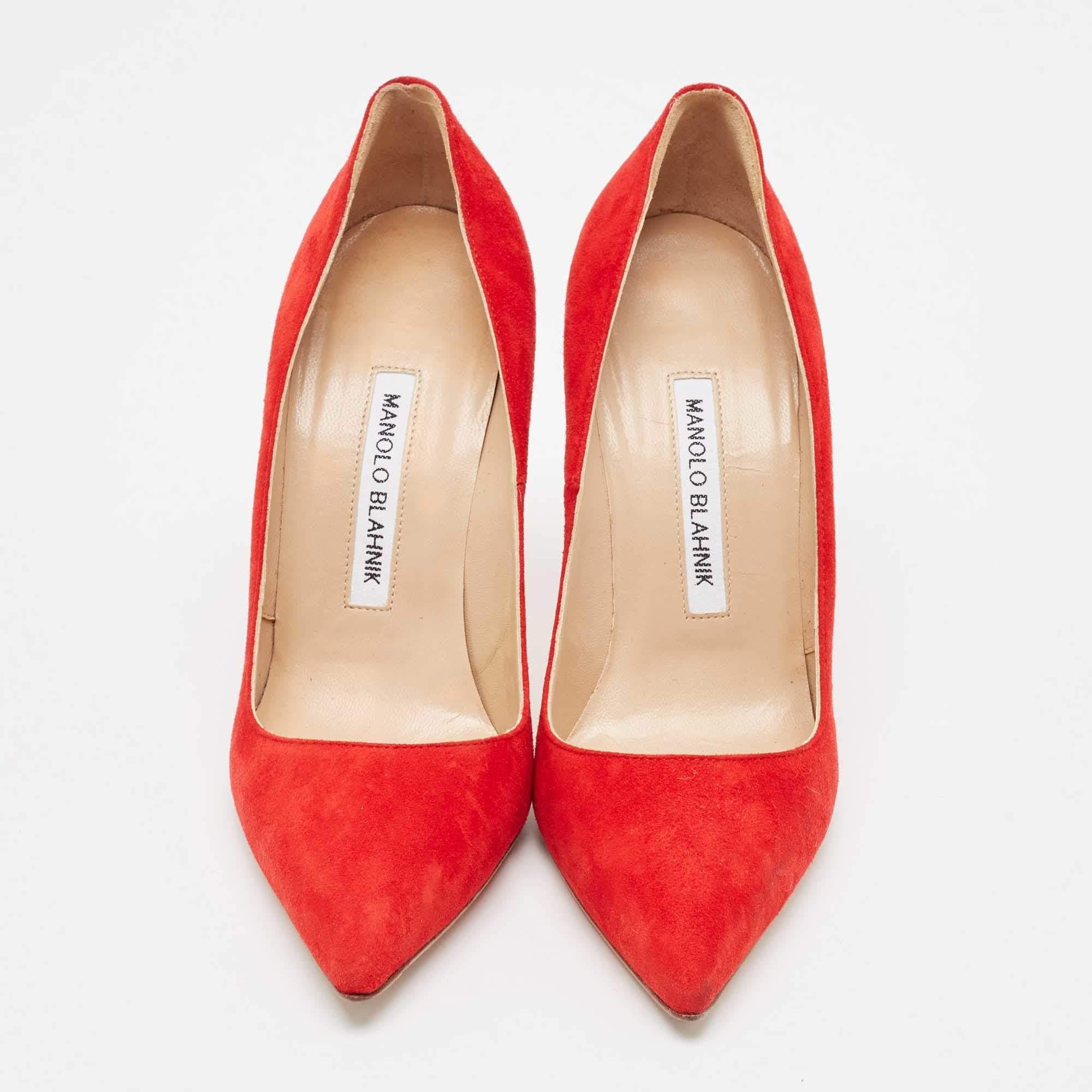Rouge Manolo Blahnik Escarpins BB en daim rouge Taille 36.5 en vente