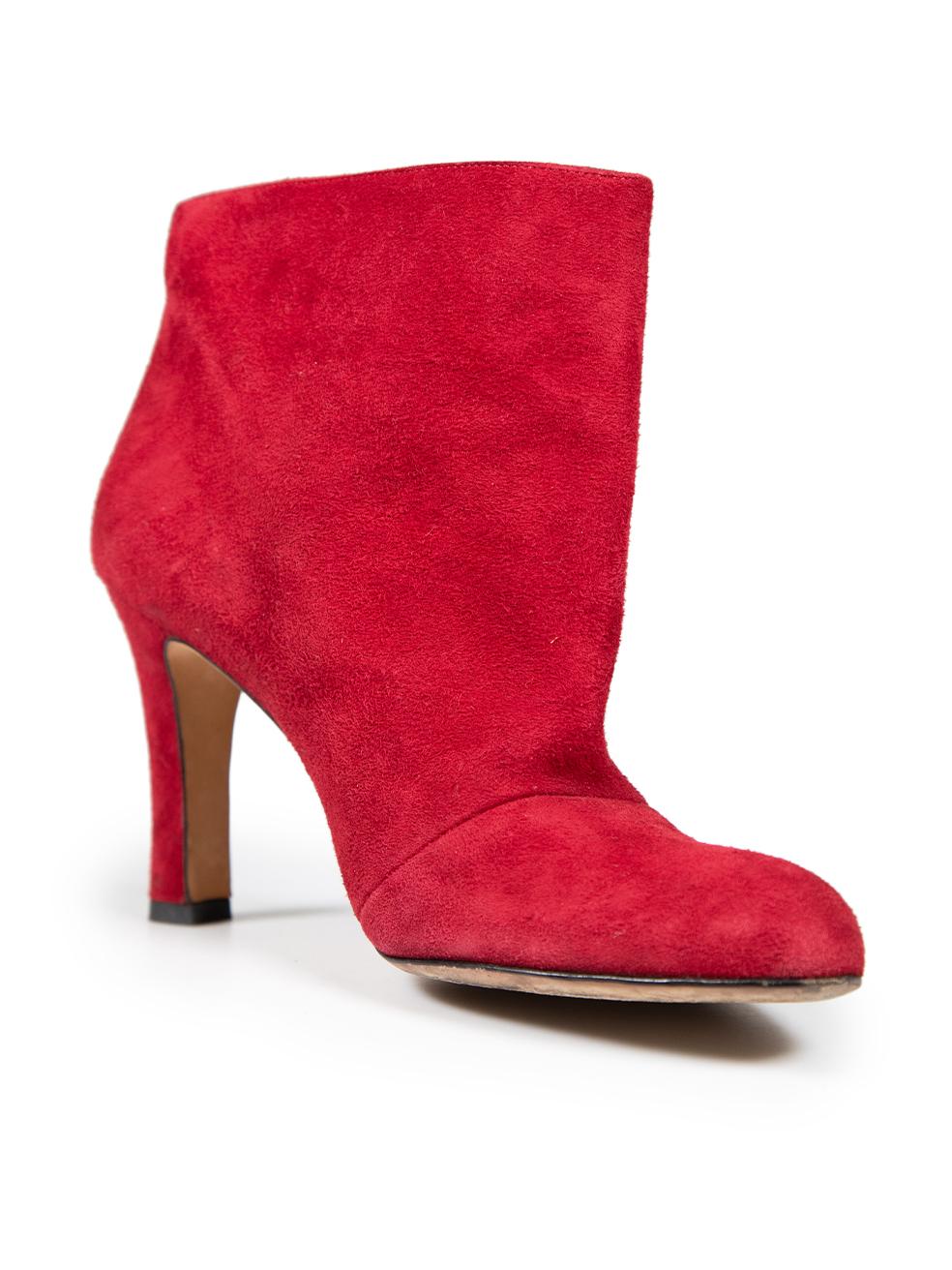 CONDITION is Good. General wear to boots is evident. Moderate signs of wear including discolouration and abrasion on both heels, both sides, and the tip toes on this used Manolo Blahnik designer resale item.



Details


Red

Suede

Ankle