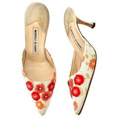 Manolo Blahnik Retro Vintage Floral Applique Pointed Toe Kitten Heel Mules 36.5