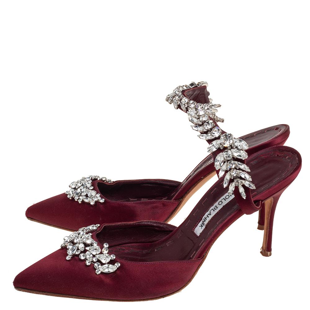 A worthy choice for brides-to-be or for those who love elegant footwear, Manolo Blahnik's Lurum sandals meet the expectations of a luxurious shoe. The label is known for its graceful designs and is synonymous with opulence, femininity, and elegance.