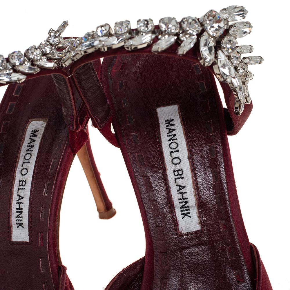 manolo blahnik lurum outfit