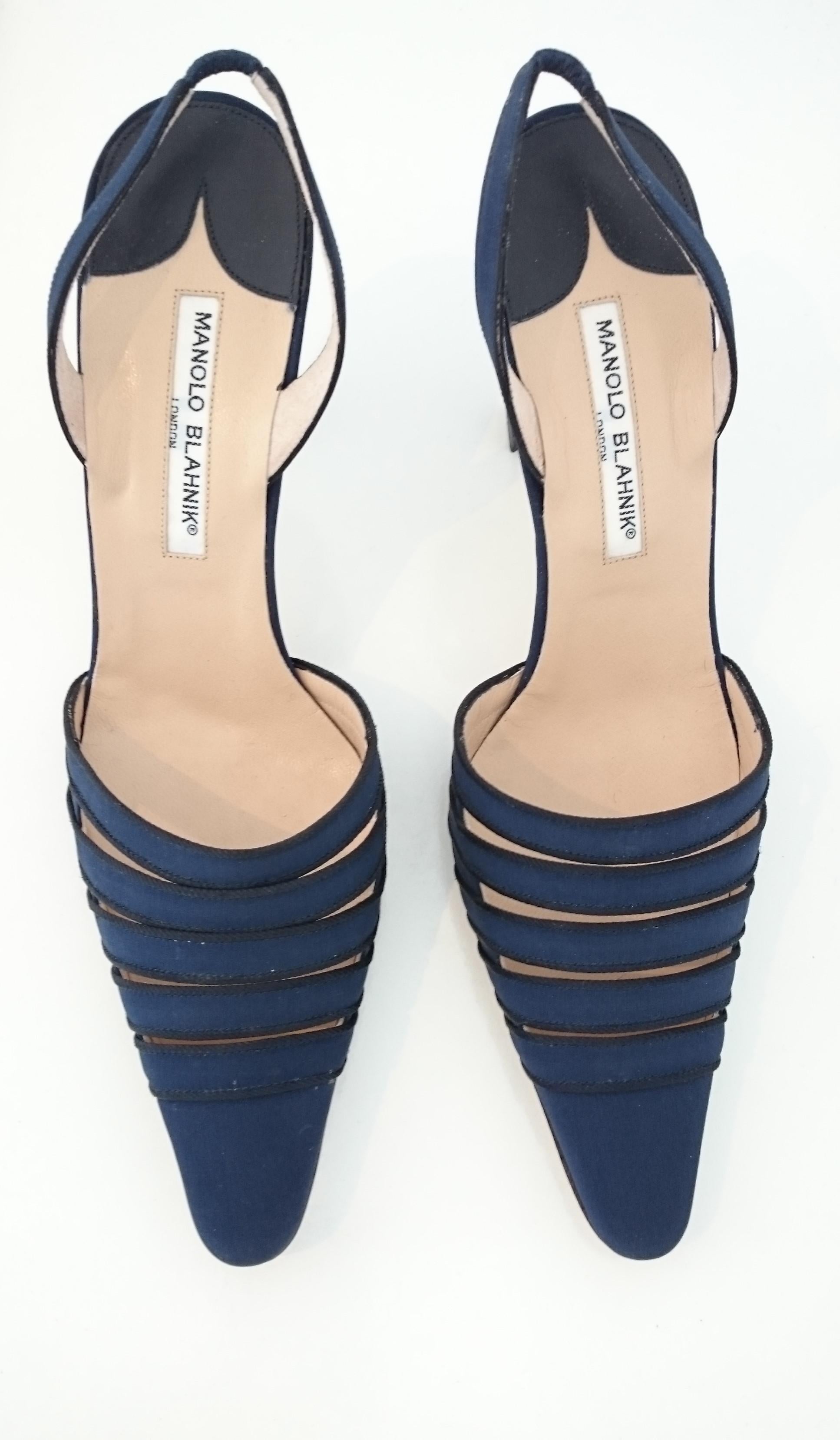 Women's Manolo Blahnik Silk Slingback Blue Heels. NEW. Size 40 (EU) For Sale
