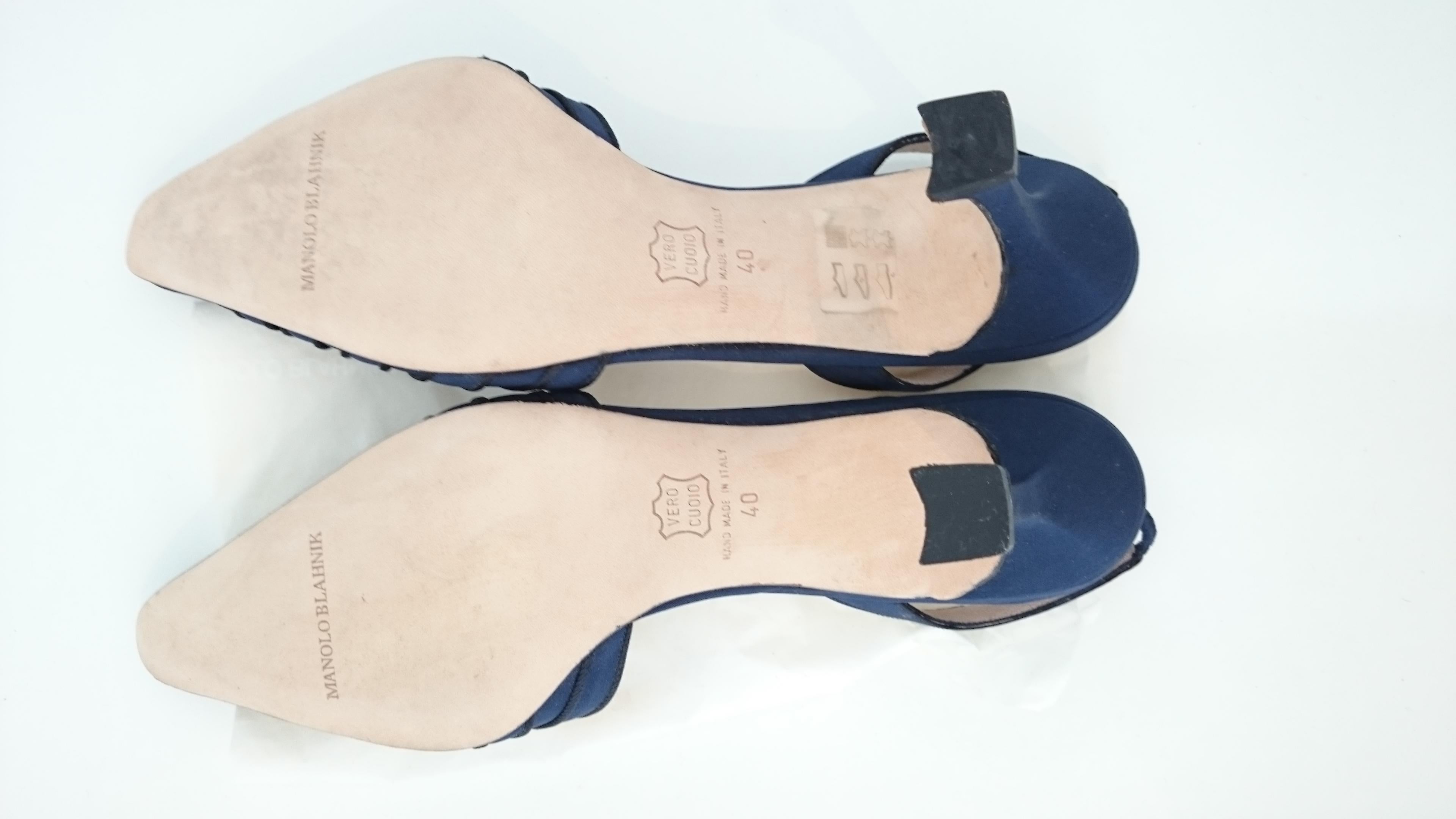 Manolo Blahnik Silk Slingback Blue Heels. NEW. Size 40 (EU) For Sale 1