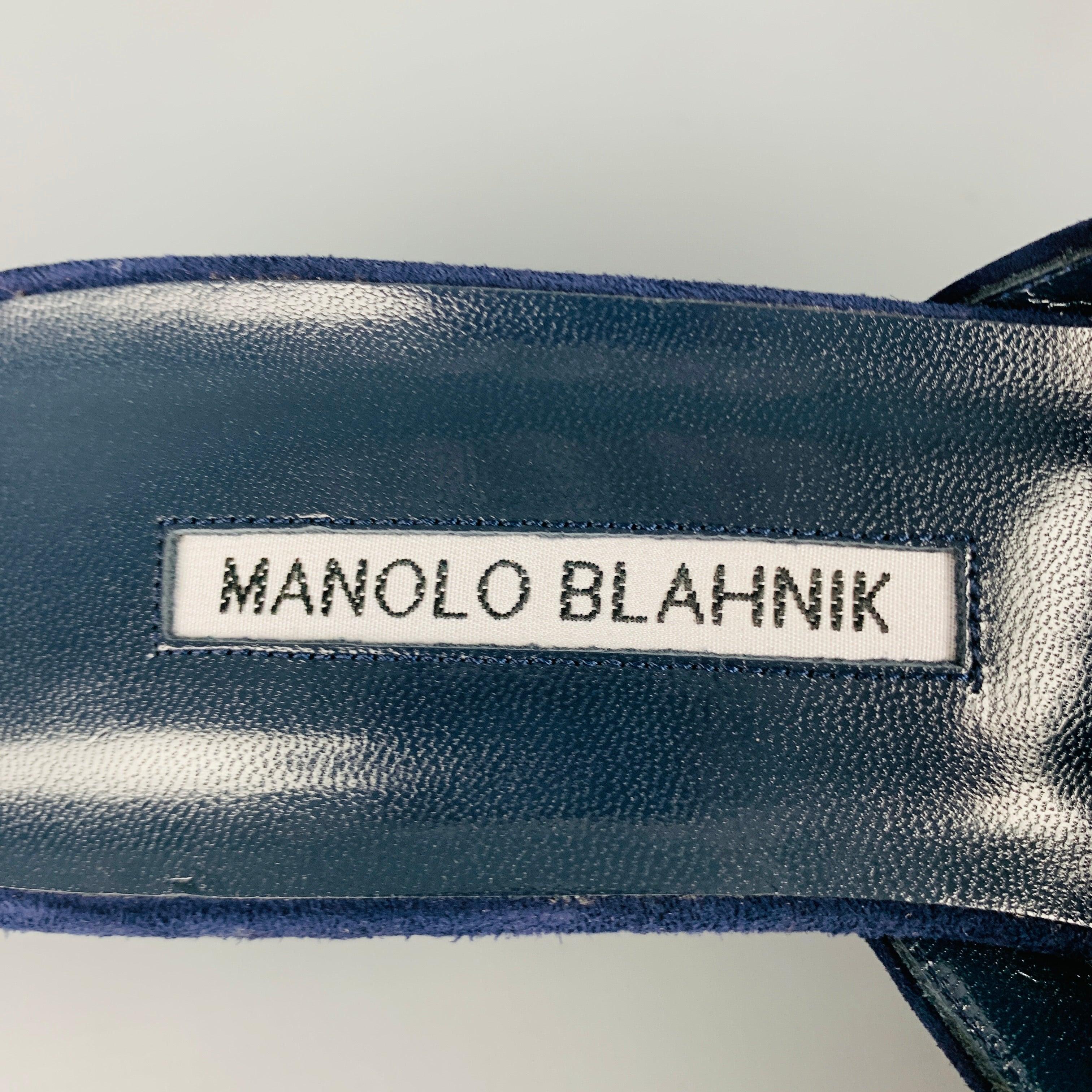 MANOLO BlahNIK Escarpins en daim bleu marine taille 10 en vente 2