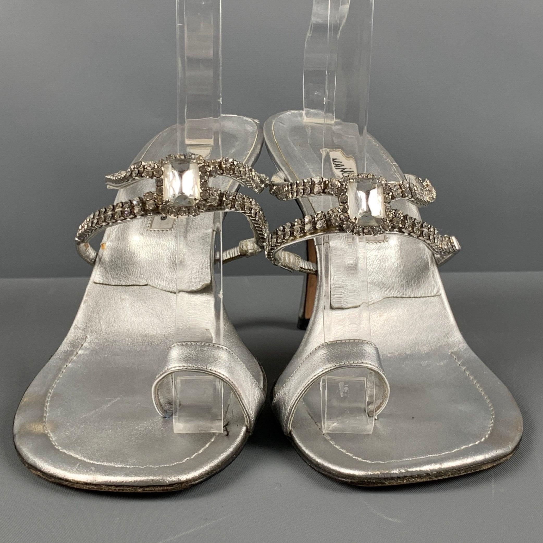 Women's MANOLO BLAHNIK Size 10.5 Silver Leather Strappy Sandals For Sale