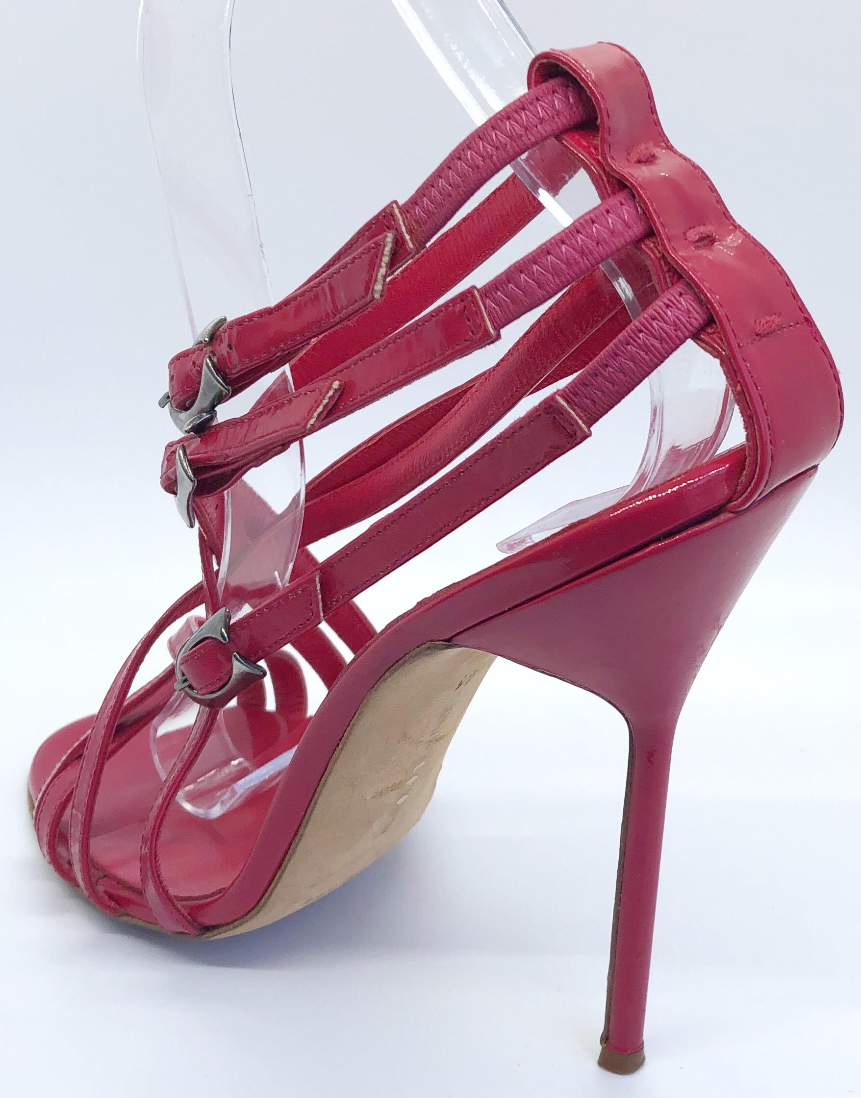 Manolo Blahnik Size 41 / 11 Raspberry Pink Patent Leather Strappy High Heels  In Excellent Condition For Sale In San Diego, CA