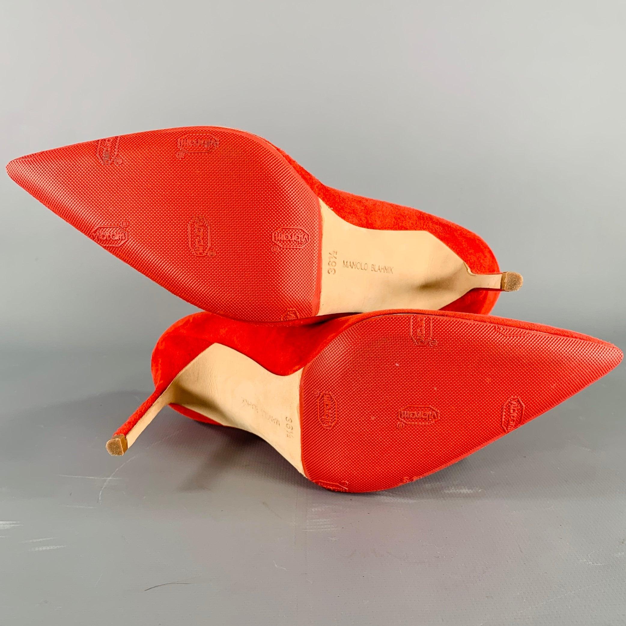 MANOLO BLAHNIK Bombas con punta de ante rojo talla 6,5 en Bueno Estado en San Francisco, CA