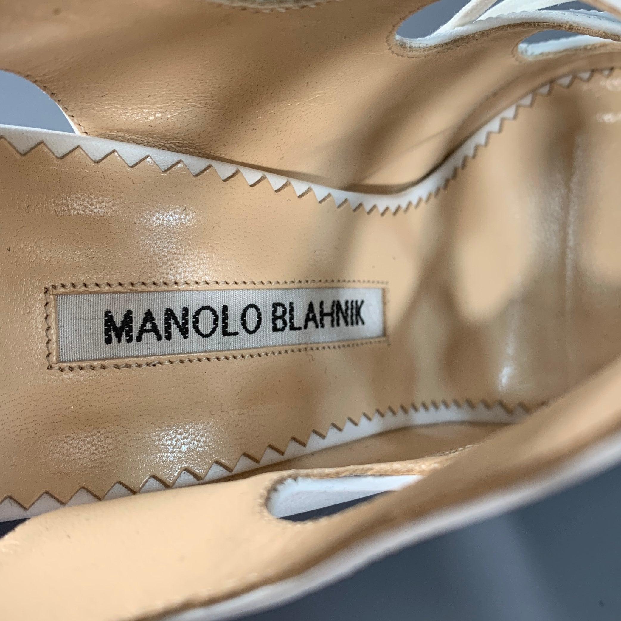 MANOLO BLAHNIK - Pompe in pelle bianca con lacci, misura 6,5 in vendita 2
