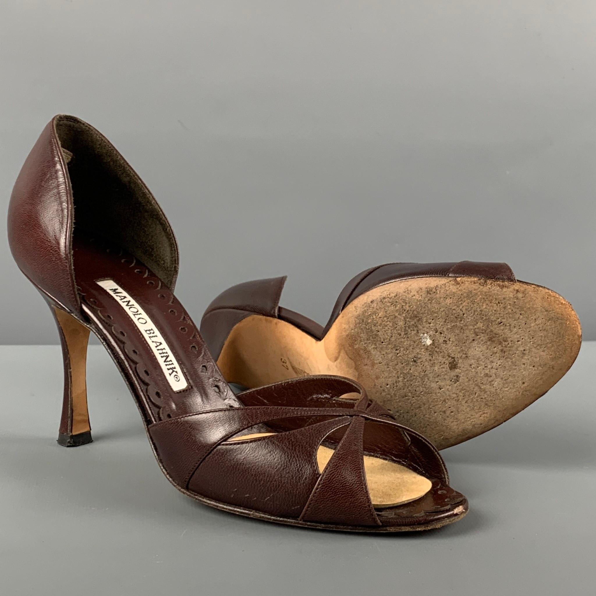 MANOLO BLAHNIK Size 7 Brown Leather D'Orsay Pumps In Good Condition In San Francisco, CA