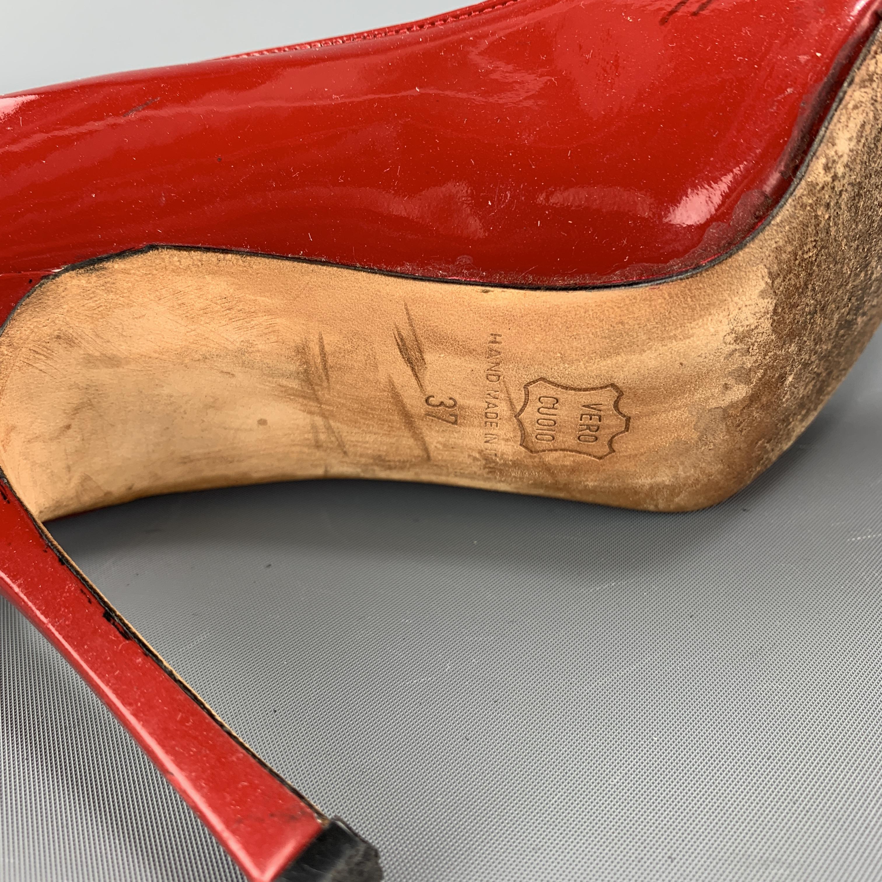 MANOLO BLAHNIK Size 7 Red Patent Leather Ankle Strap Pointed Pump In Good Condition In San Francisco, CA