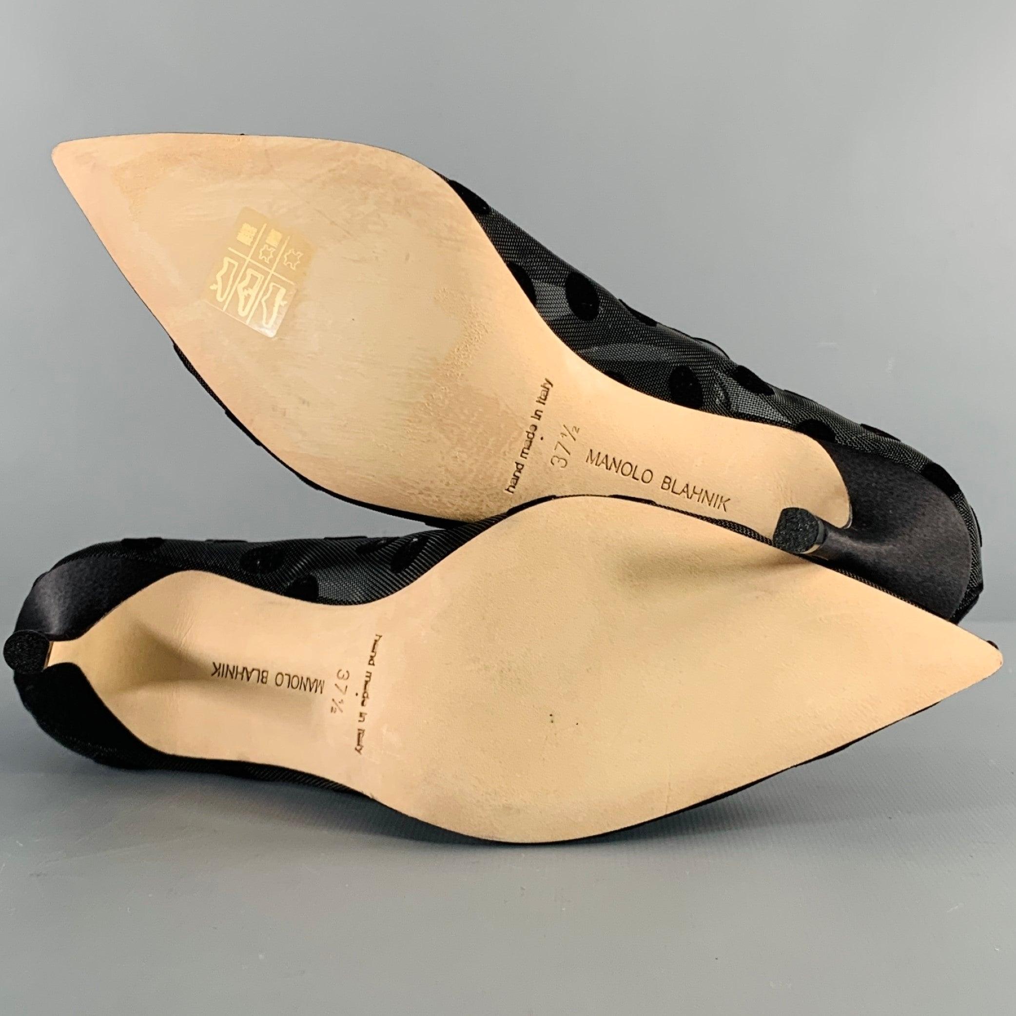 MANOLO BLAHNIK Größe 7,5 Schwarze gepunktete Mary Jane Pumps im Angebot 2
