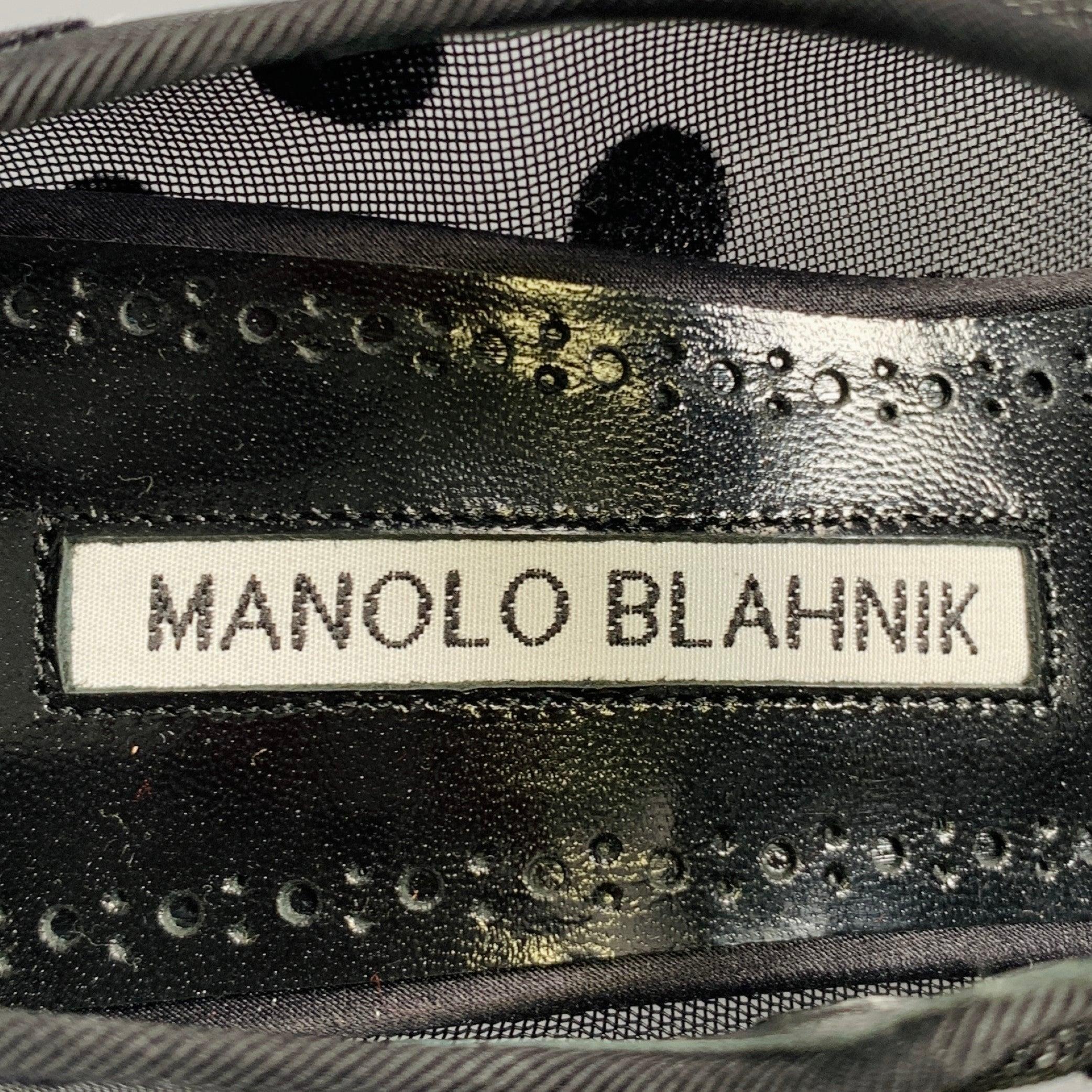 MANOLO BLAHNIK Größe 7,5 Schwarze gepunktete Mary Jane Pumps im Angebot 3