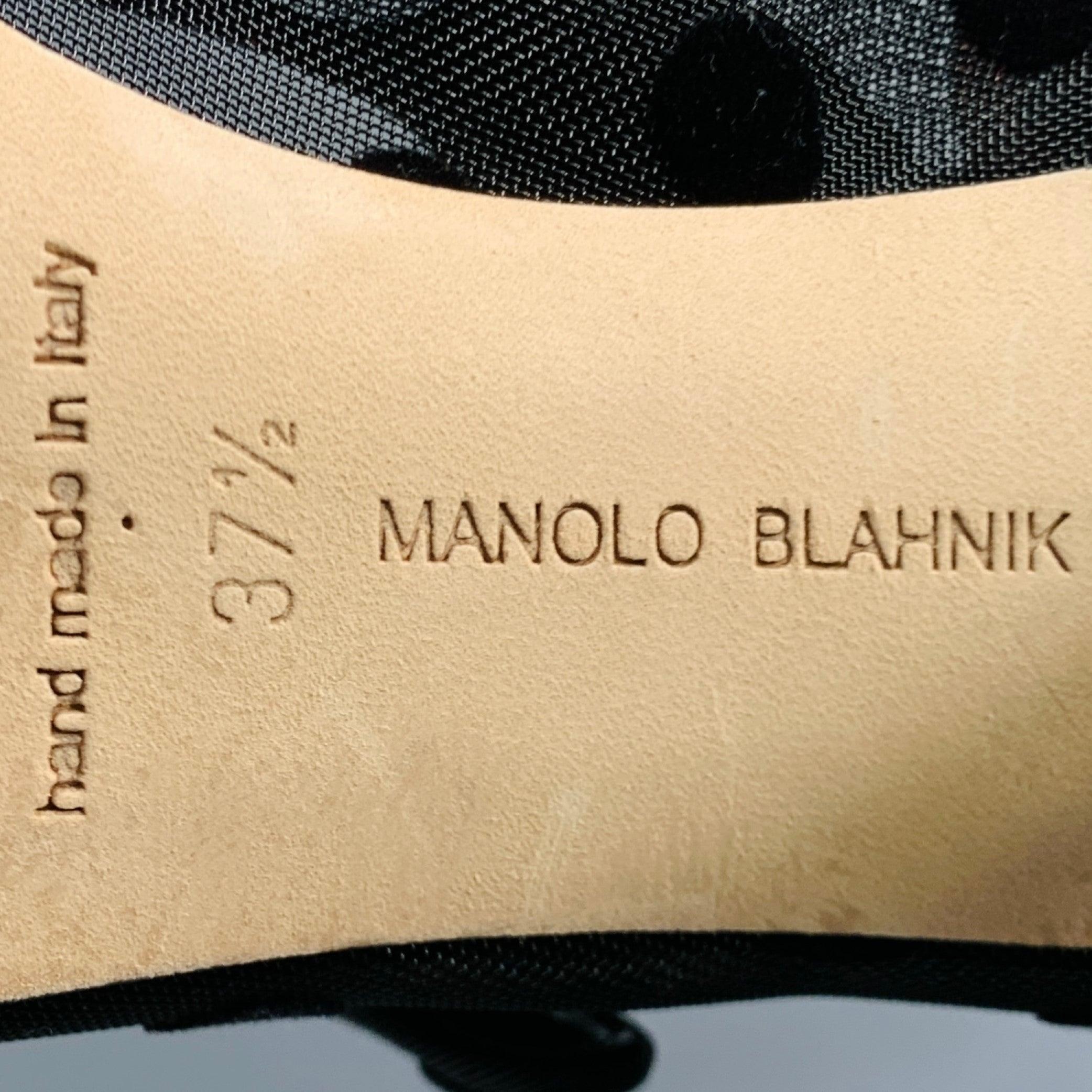 MANOLO BLAHNIK Größe 7,5 Schwarze gepunktete Mary Jane Pumps im Angebot 4